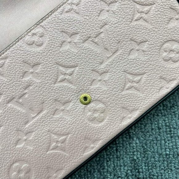 100% Authentic Louis Vuitton Pochette Felice W/Pouch Monogram Leather Bag - Picture 4 of 16